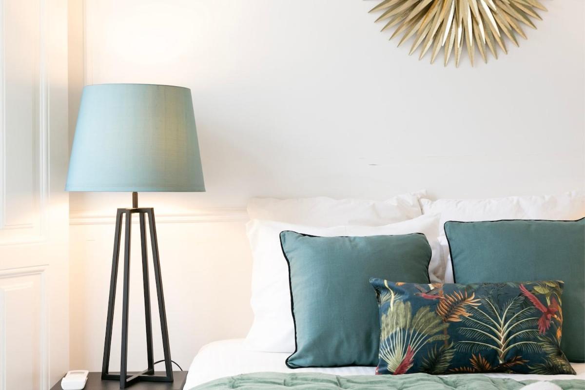 Exquisite 2bdr Flat With Balcony In Lisbon's Heart Apartment Lisbon