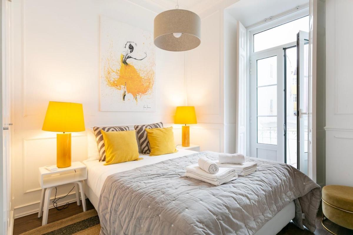 Exquisite 2bdr Flat With Balcony In Lisbon's Heart Apartment Lissabon