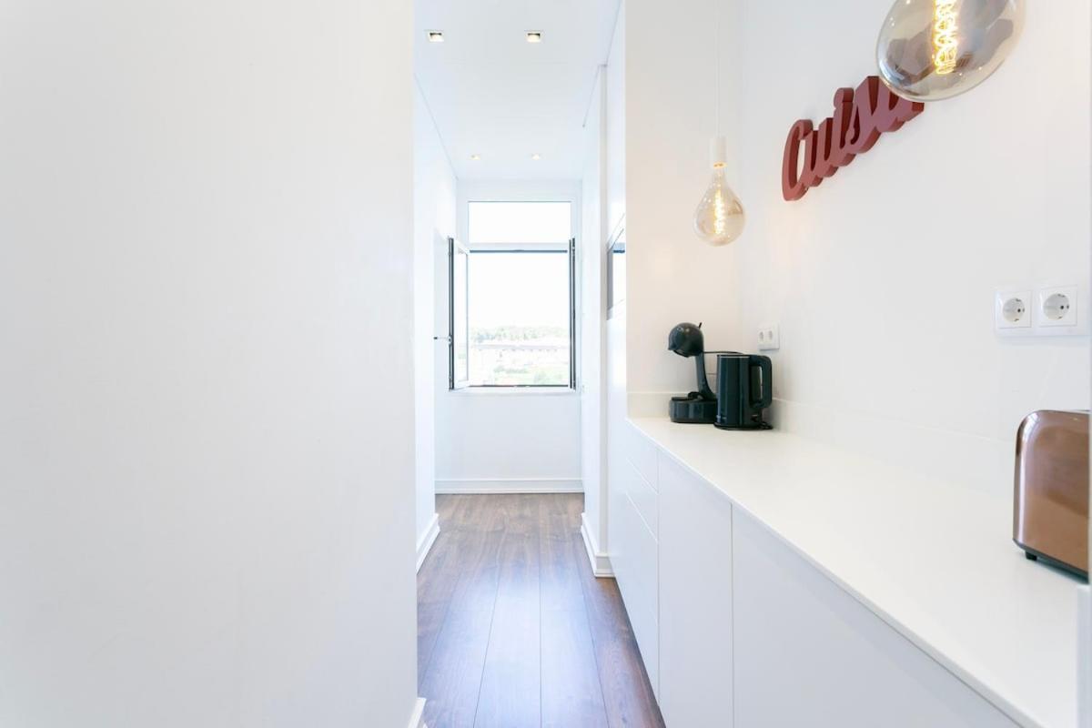 Apartment Exquisite 2bdr Flat With Balcony In Lisbon's Heart